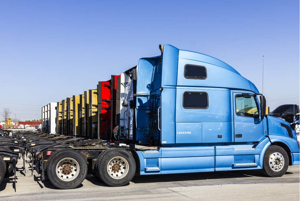  Sales of used trucks are climbing, but inventory levels remain high. ( Photo: Shutterstock ) 