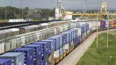 Trains also leave a carbon footprint. (Photo: Shutterstock)