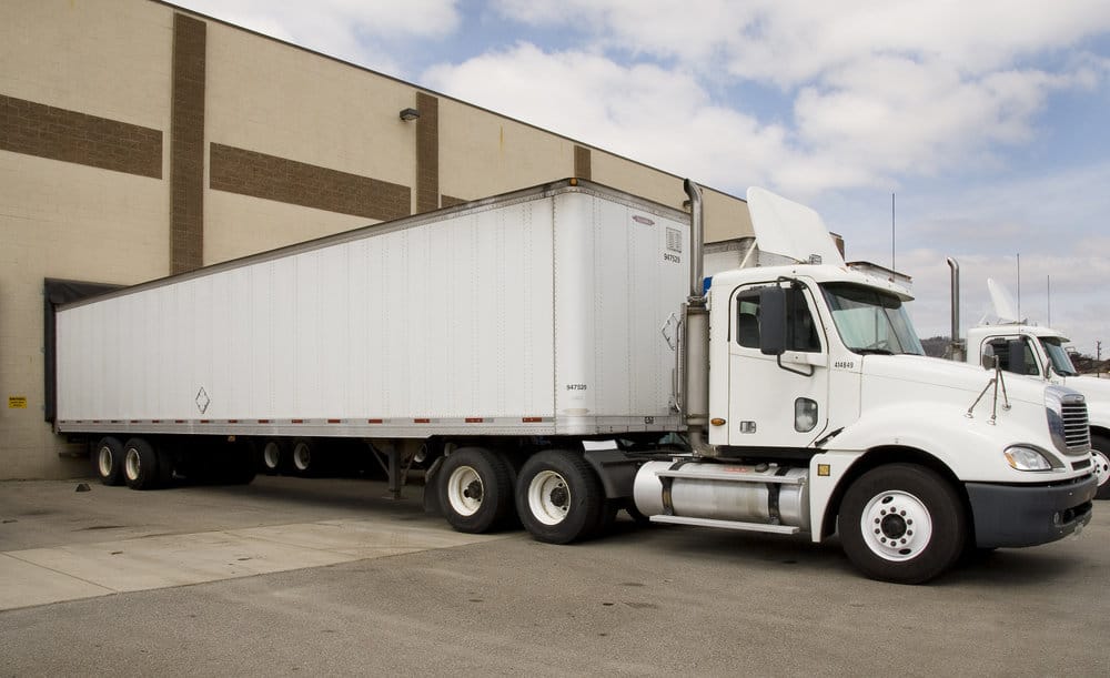  With more regional and local deliveries due to e-commerce, there is more opportunity for truck drivers to find less-than-truckload freight, but knowing how it is billed is critical to winning contracts. ( Photo: Shutterstock ) 