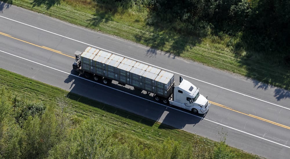  ELD compliance rates have been increasing since the mandate as fleets must be fully compliant before April ( Photo: Shutterstock ) 