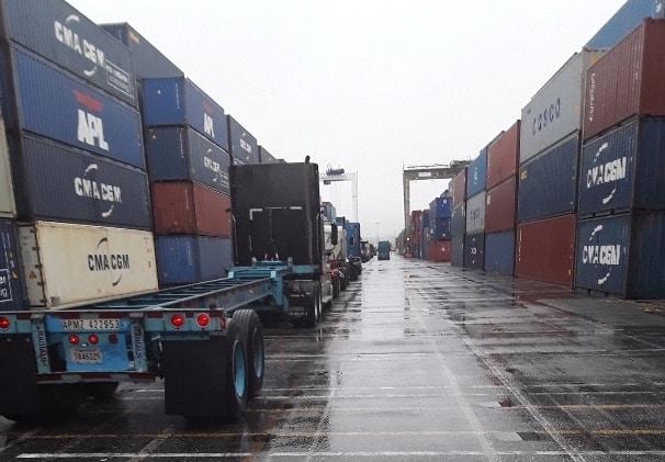  L.A. drayage driver on the “longest Line” they have ever seen at Eagle Marine Services Terminal in Los Angeles. 