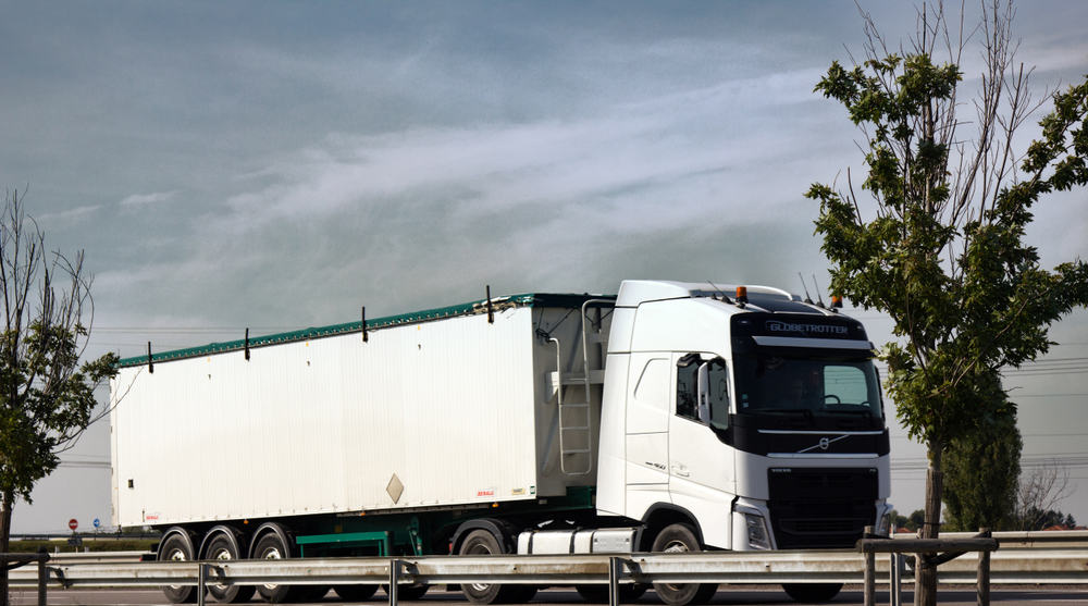 FretLink adds delayed fuel payment and trailer rental features to its platform (Photo: Shutterstock)