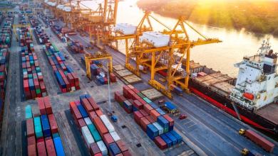Global trade flows decline even as capital and people flows stay resilient (Photo: Shutterstock)