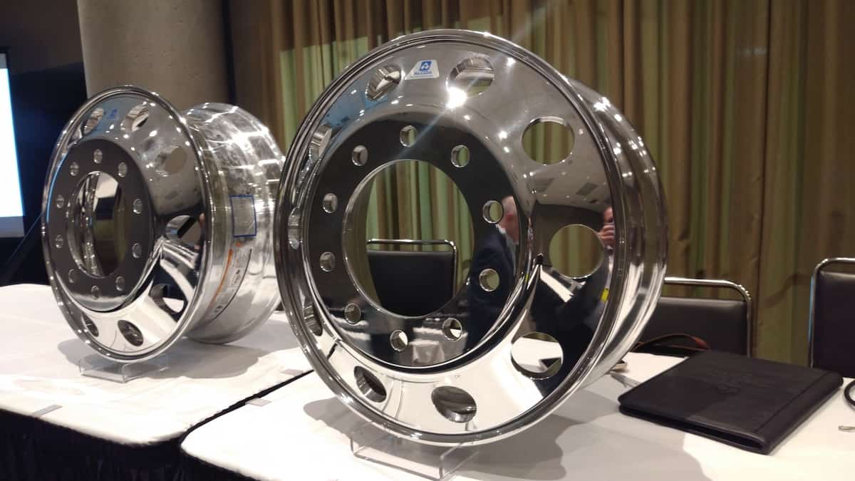 Alcoa Wheels ULT39 lightweight wheel