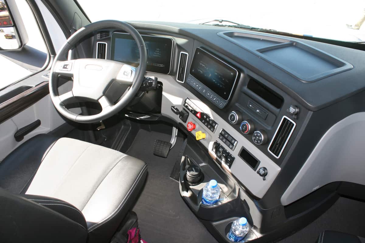 Freightliner Cascadia cab view