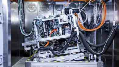 Fuel cell stack in chamber