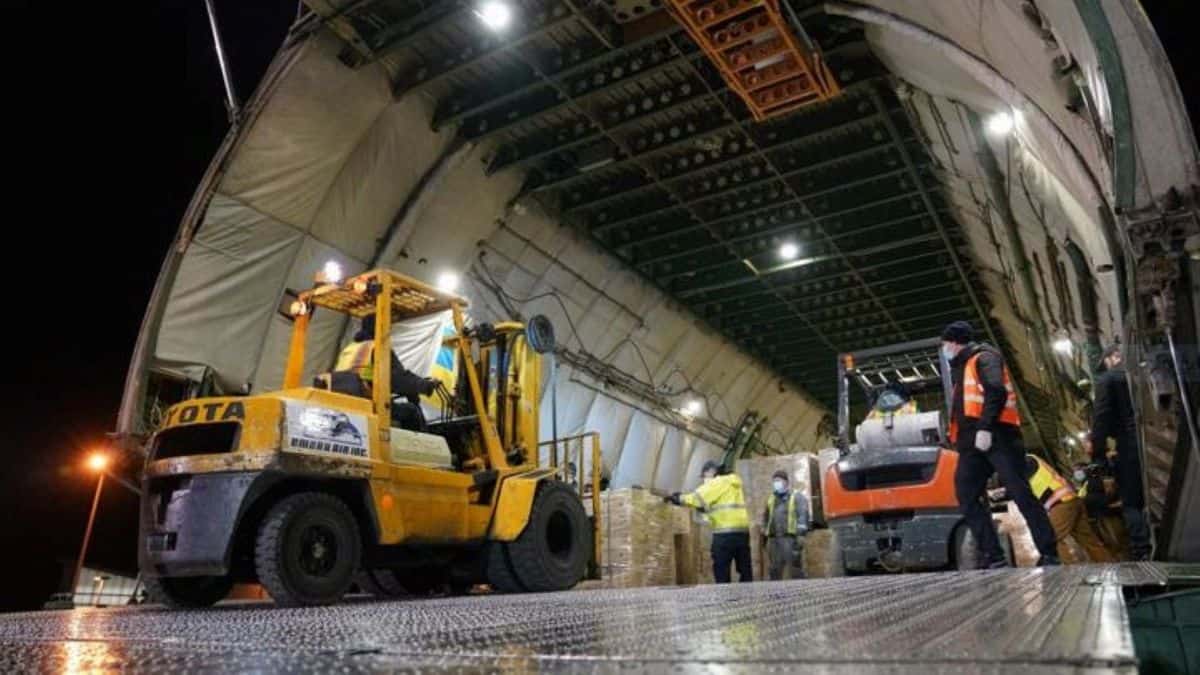 The gaping maw of a giant AN-124 freighter.