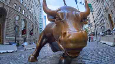 raging bull statue