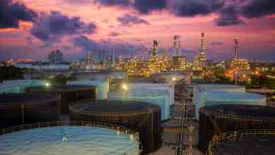 Saudi Arabia and Russia push for extending oil output cuts (Photo: Shutterstock)