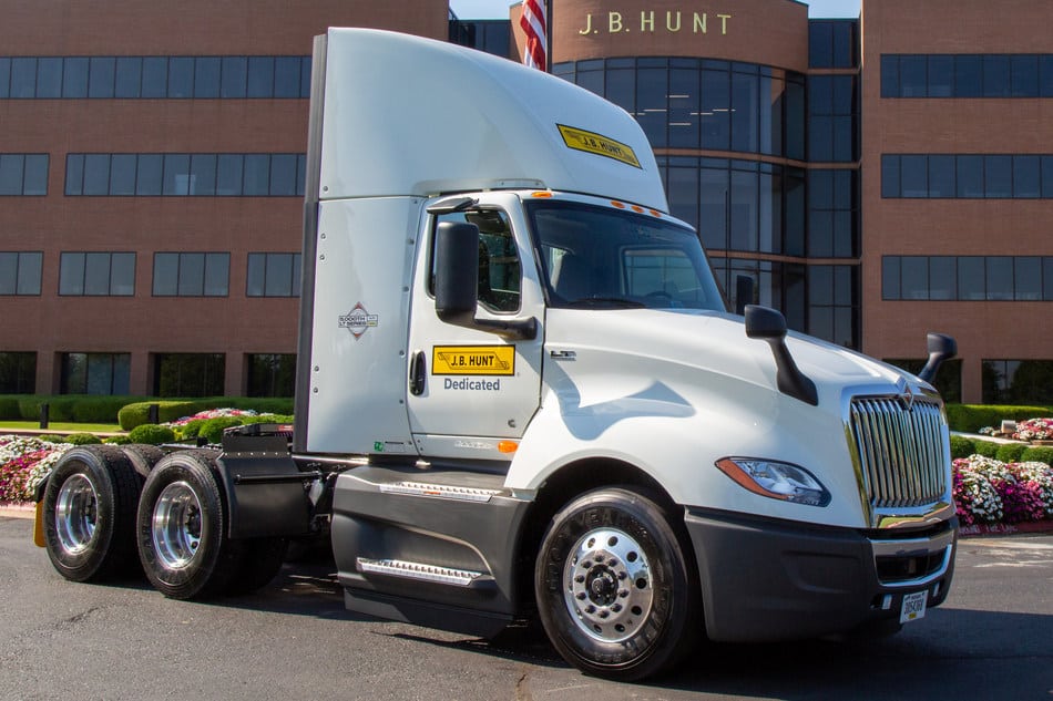 Navistar International LT Series tractor