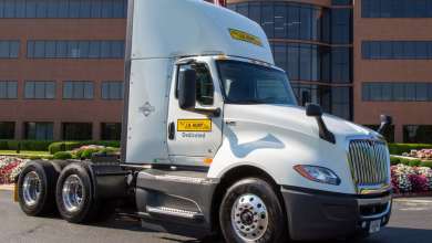 Navistar International LT Series tractor