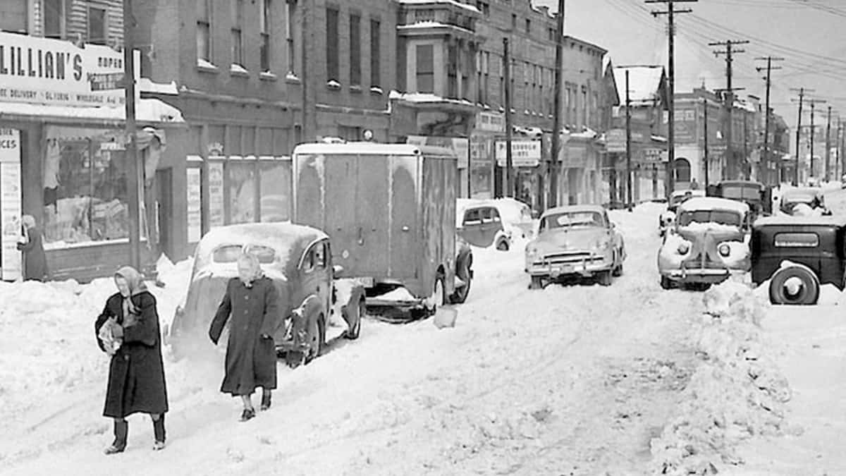 Cleveland, Ohio frozen during the Great Appalachian Storm of 1950.