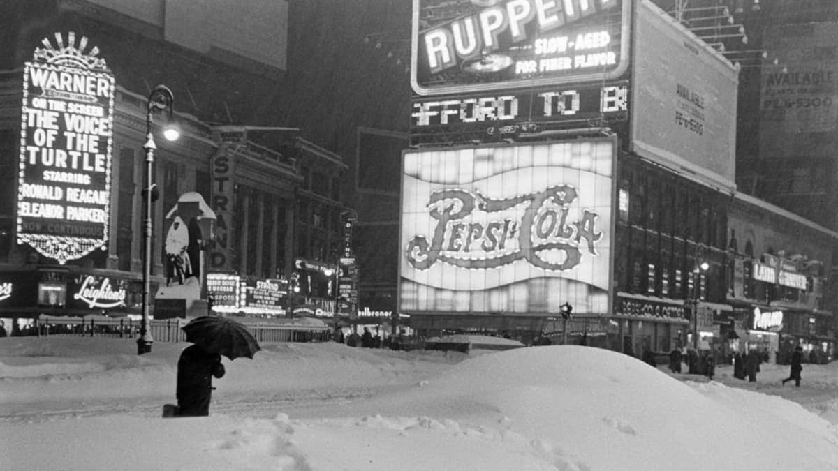 Deep snowfall in New York City, Christmas 1947.