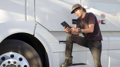 Here are some of the best apps for truckers to use.