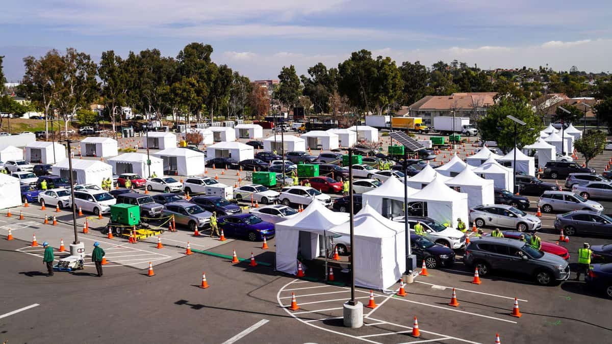 A FEMA vaccination site in Los Angeles. (Credit: FEMA/Alexis Hall)