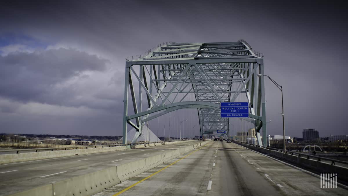 Light traffic on the I-40 bridge over the Mississippi River between Memphis and eastern Arkansas.