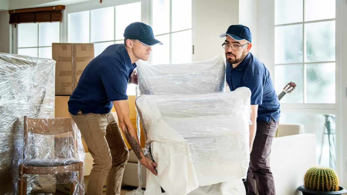 Same-day versus next-day delivery: Which is more sustainable