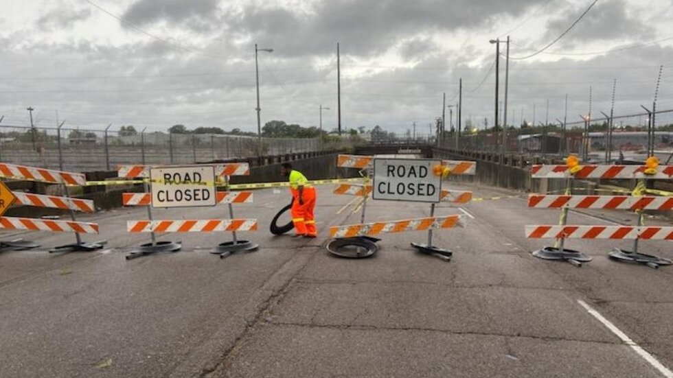 Closure on I-110 in Louisiana due to Ida's flooding.