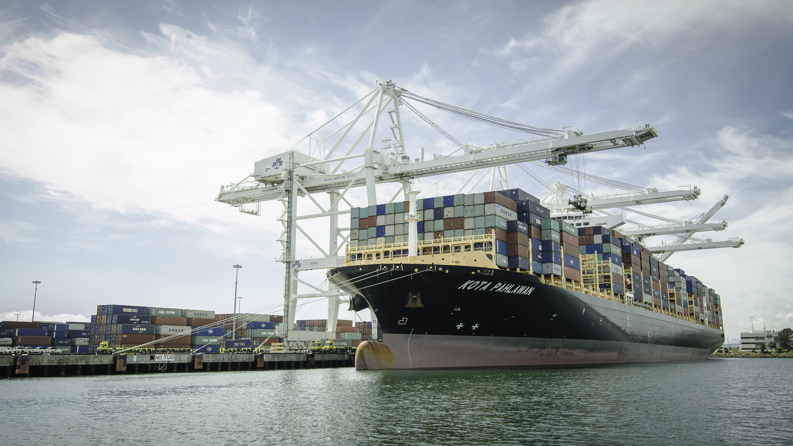 The ports of Los Angeles and Shanghai are working to create a green corridor.