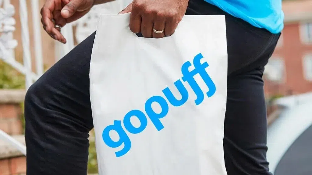 Instant delivery company Gopuff, which delivers food, grocery and alcohol within 30 minutes, is planning to lay off 3% of its approximately 15,000-strong workforce.