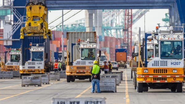 Dockworkers at the Port of Los Angeles. (Photo: Port of Los Angeles)