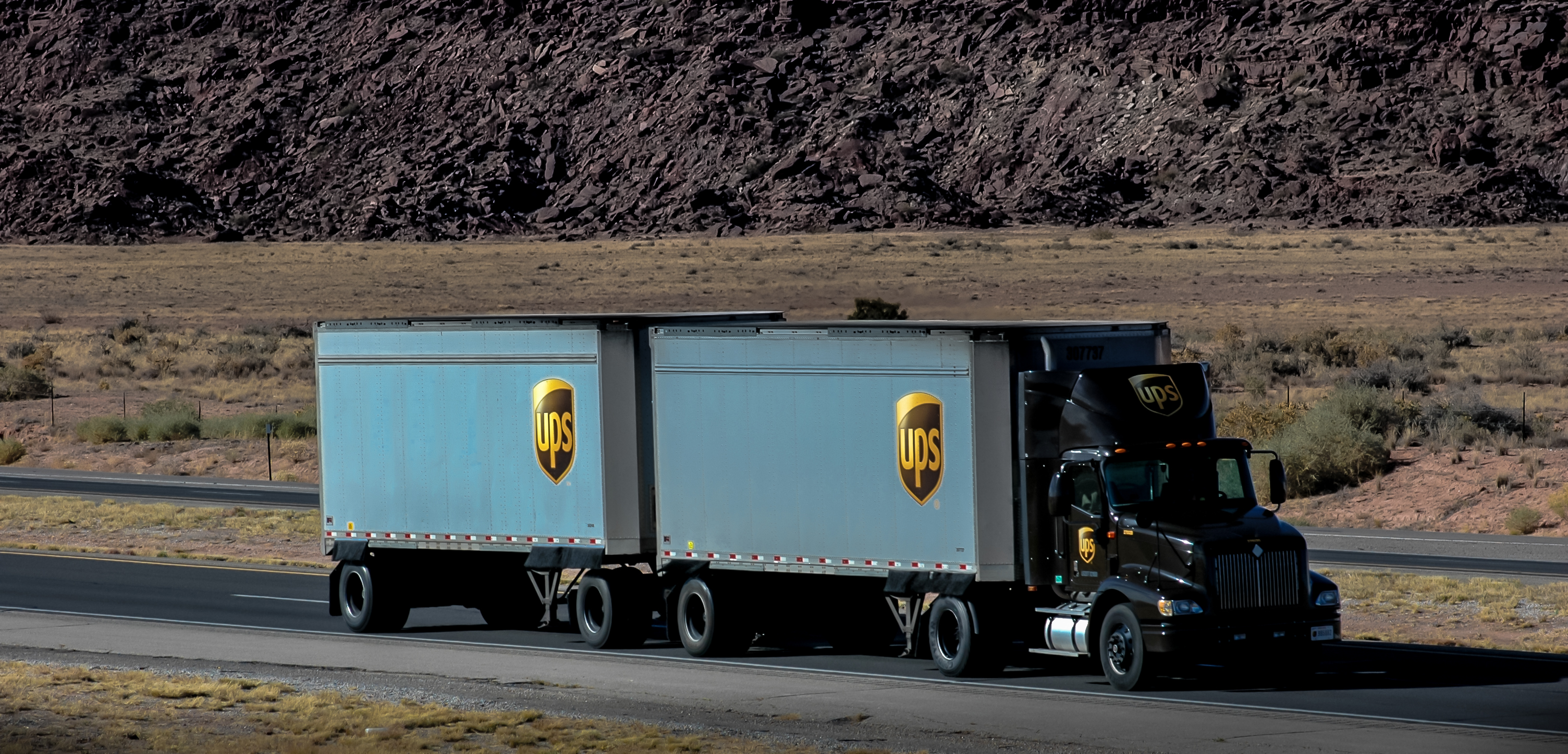 UPS double trailer
