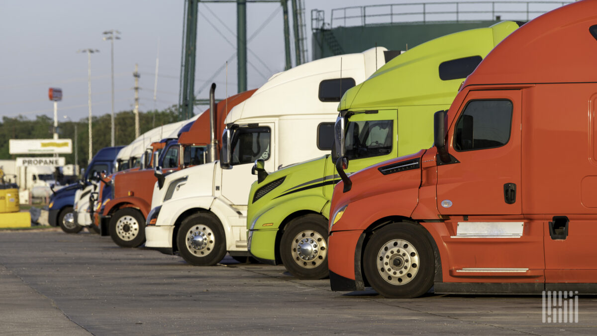 FMCSA proposes 9% cut in trucker registration fees for 2024 - FreightWaves