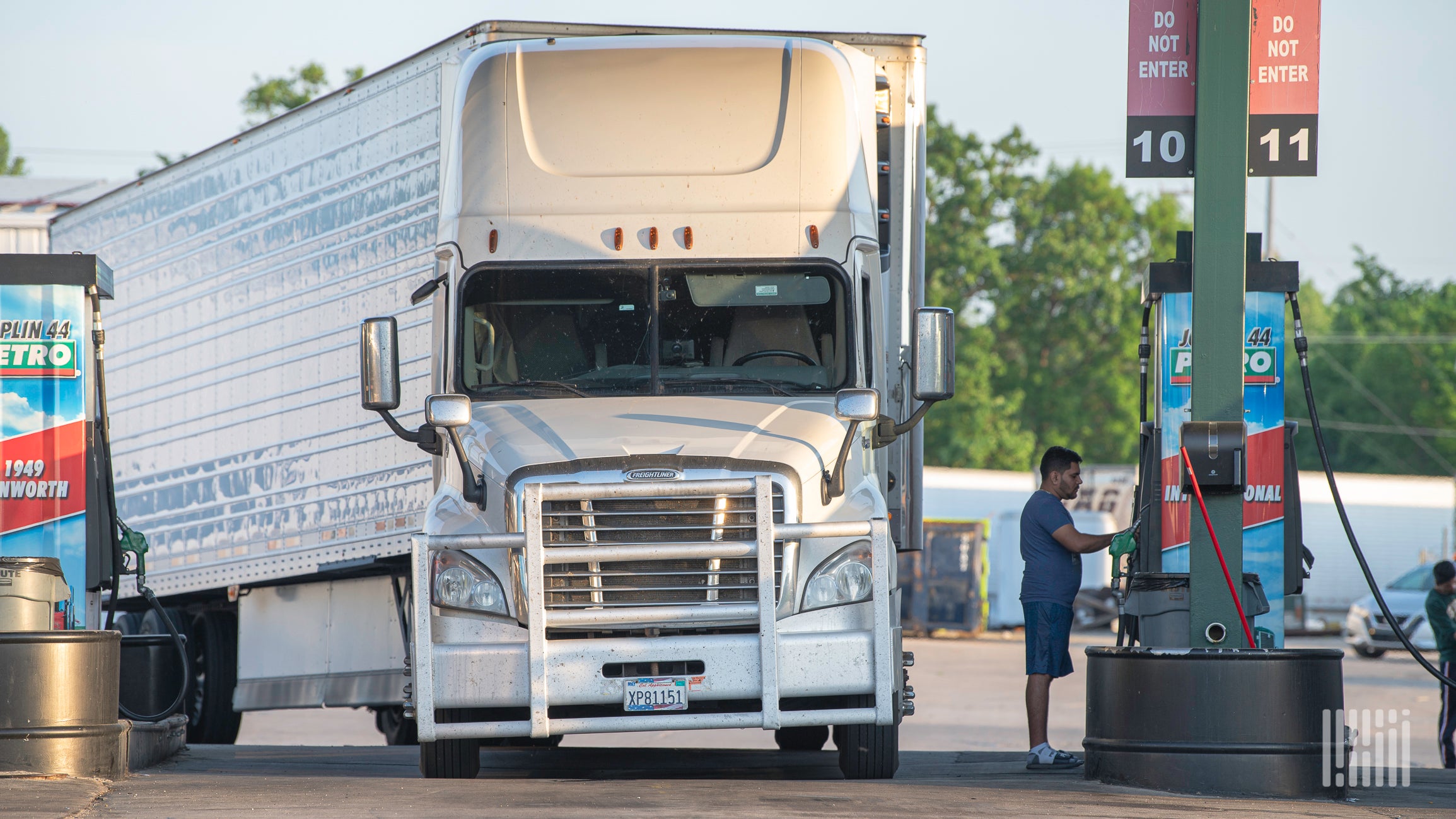 The original headline is: "Managing 65 owner-operators: why sign-on bonuses may repel quality drivers"