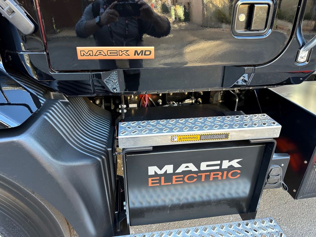 Mack MD Electric battery pack