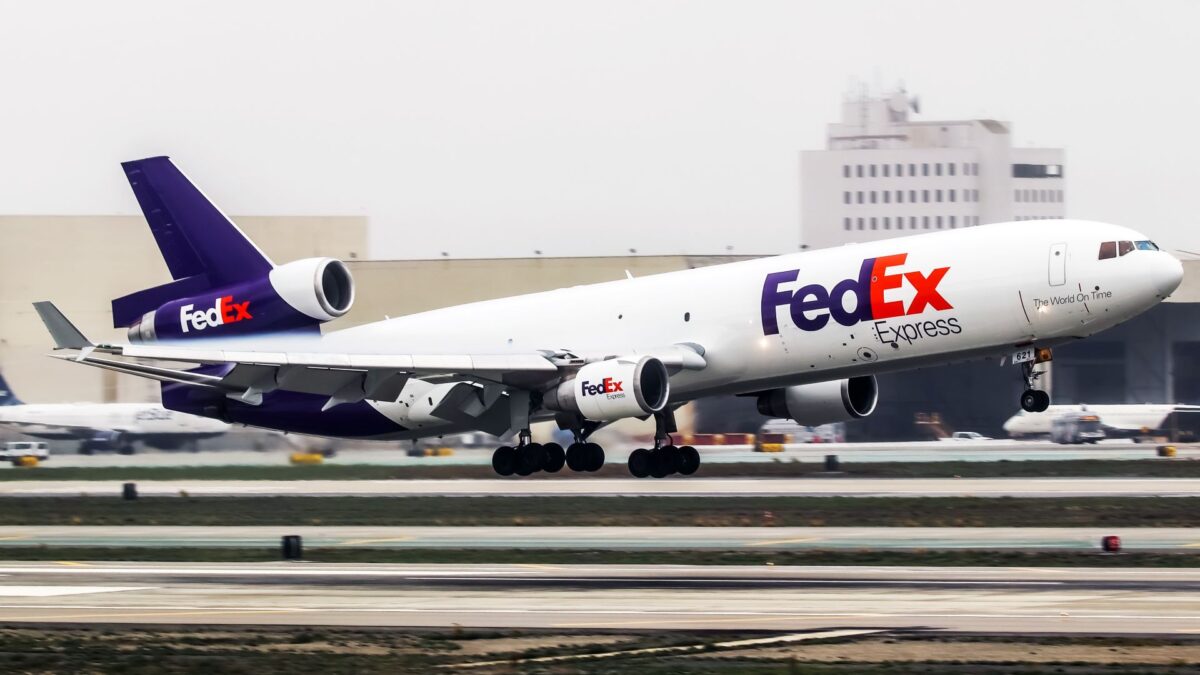 FedEx tells pilots to switch to American Airlines feeder operator ...