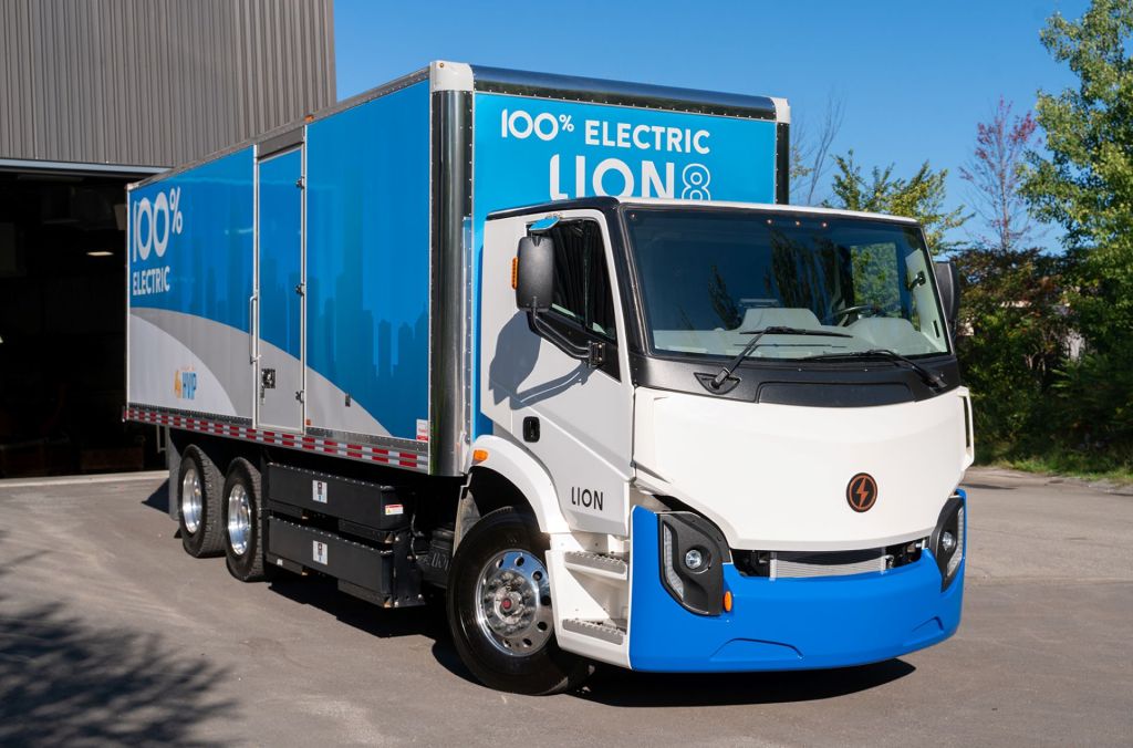 Lion Class 8 truck image from 2021