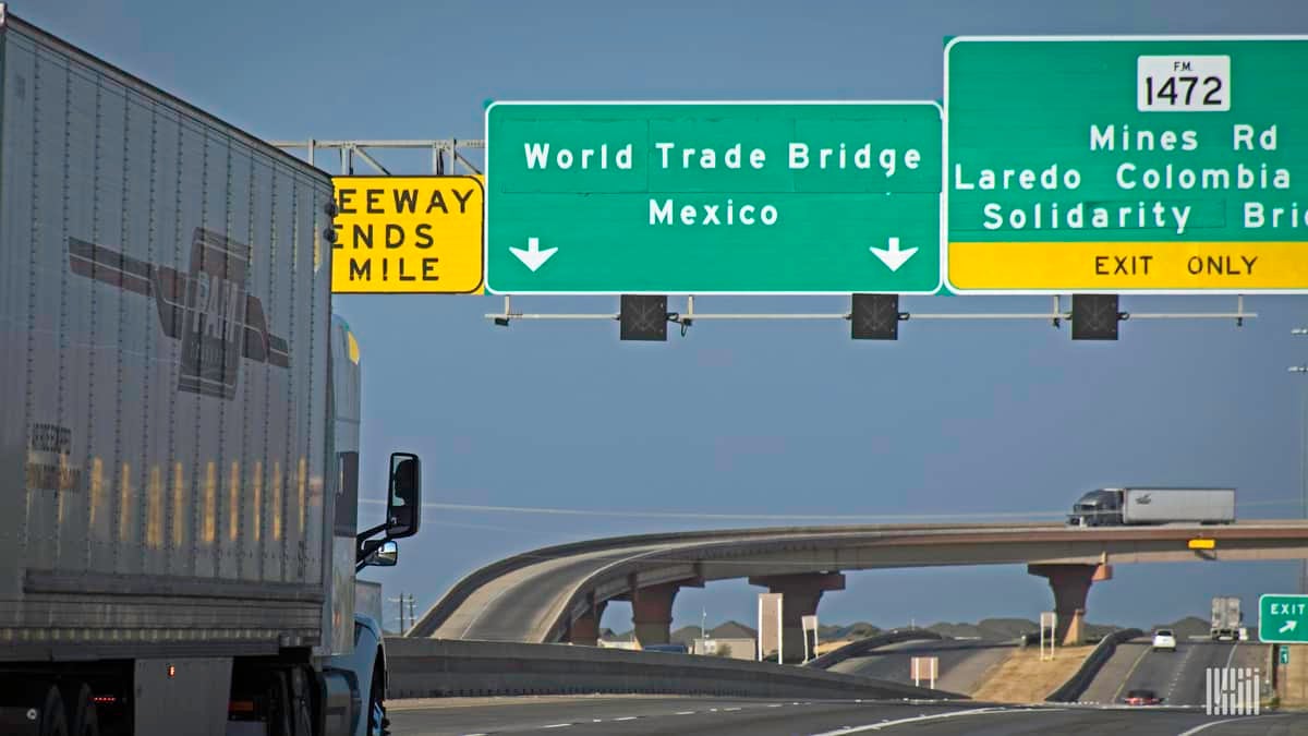 El comercio transfronterizo entre Estados Unidos y México ascendió a casi 800 mil millones de dólares en 2023