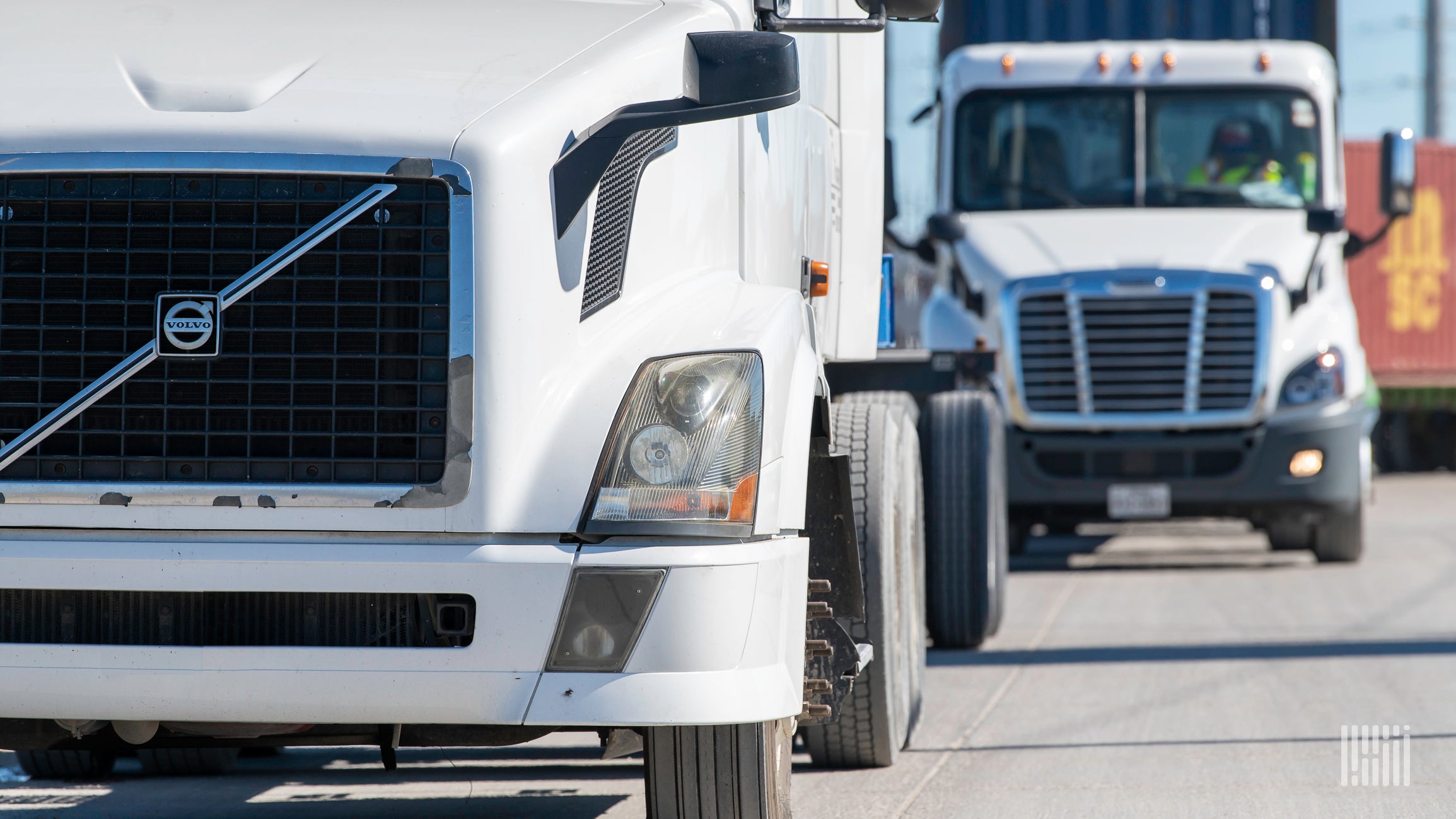 US, Mexican truckers unite to protest low wages, poor working conditions
