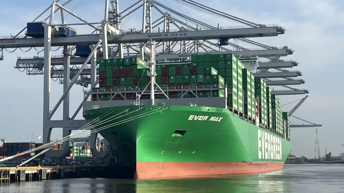 Longer voyages, higher container rates power Evergreen Marine earnings