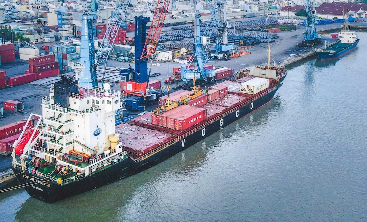 As tariffs wreck China-US exports, container rates weather storm ...
