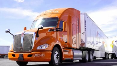Trayecto orange heavy-duty truck equipped with Hexagon Agility compressed natural gas (CNG) fuel system and Cummins X15N engine, advancing clean transportation in Mexico.