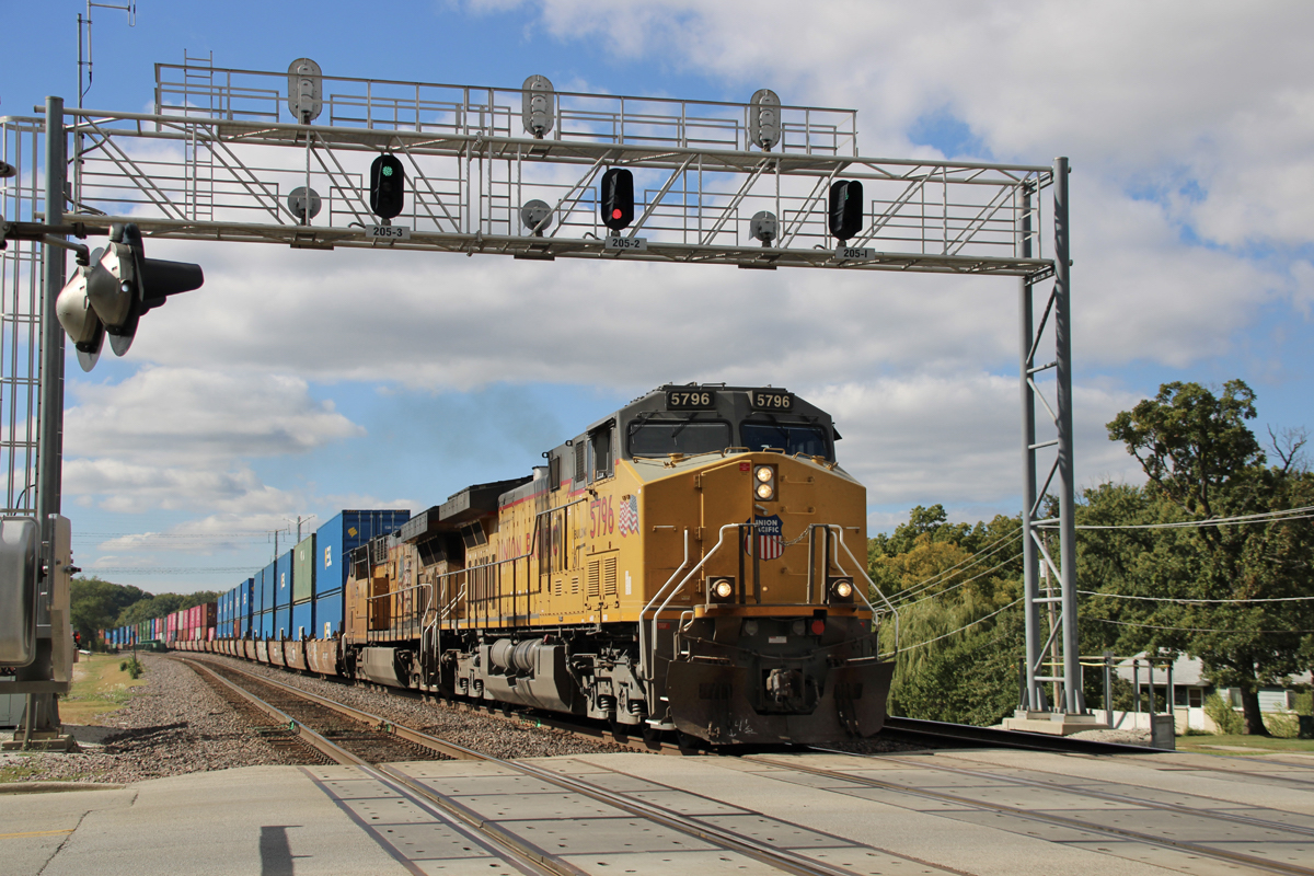 Union Pacific delays rail merger filing