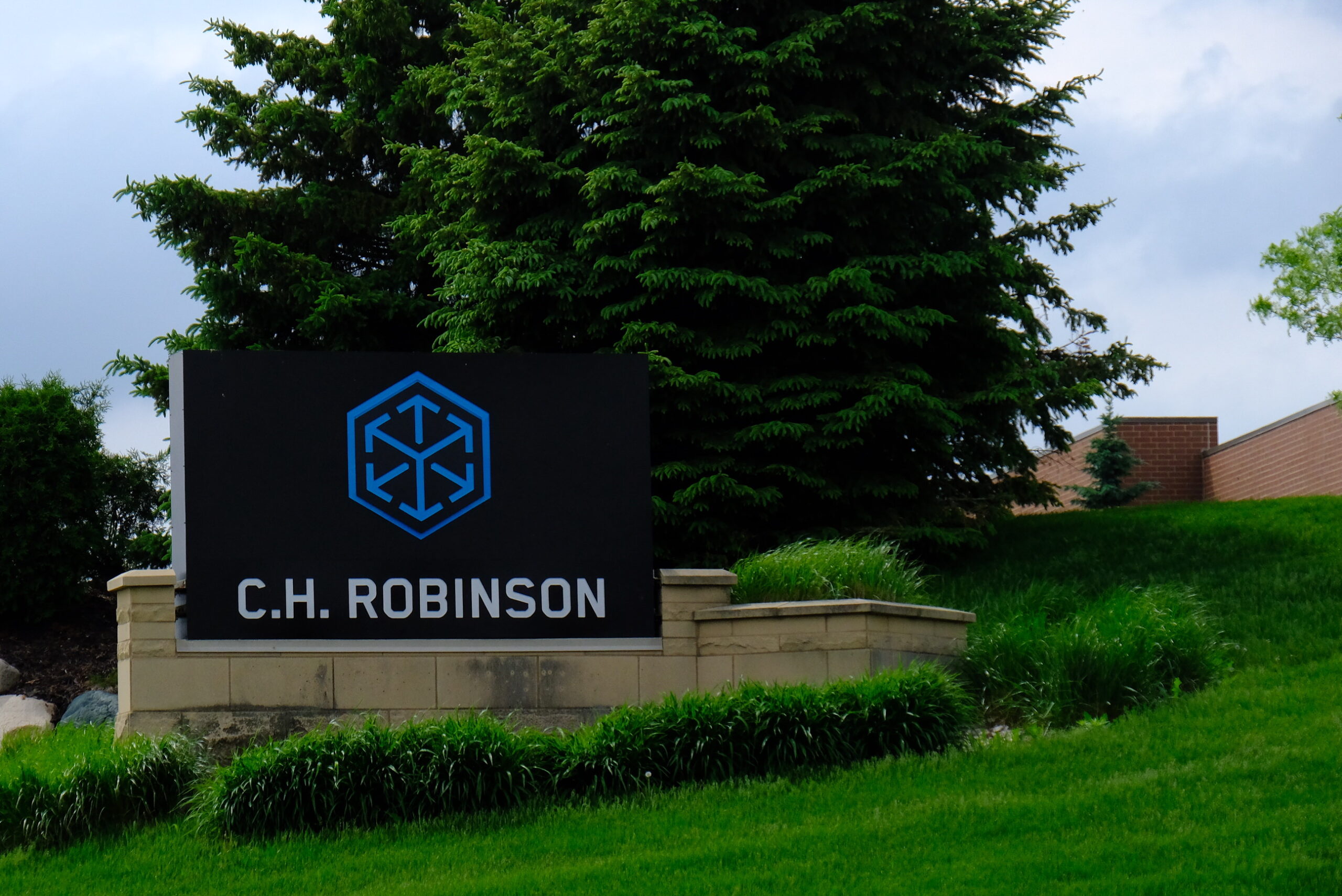 How is C.H. Robinson using AI? Its CFO has a story to tell
