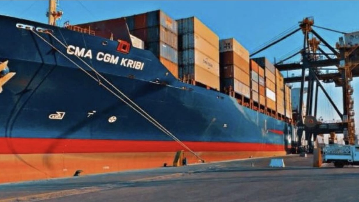 French Container Ship First Major Carrier to Exit Strait of Hormuz