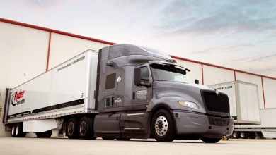 International LT truck with PlusAI SuperDrive 6.0 hauling a Ryder 53-foot trailer during the Temple-to-Laredo live freight trial
