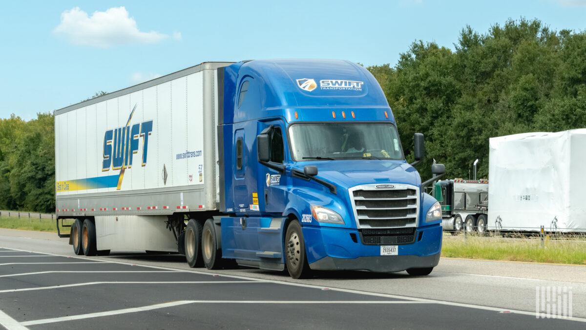 Swift, FleetForce launch CDL training hub at Mobile terminal to address driver shortage