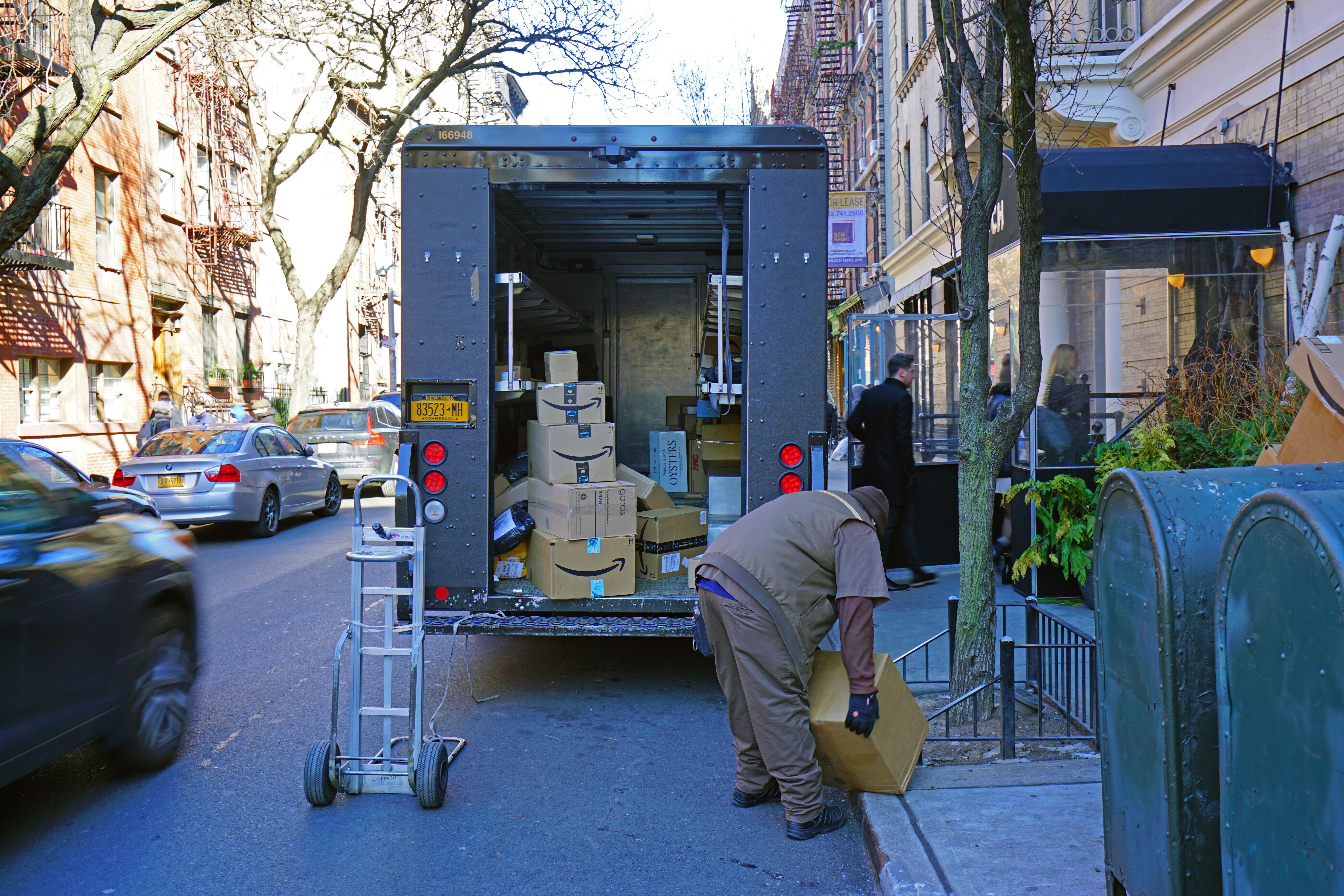 Battle over NYC bill on Amazon DSPs waits to resume