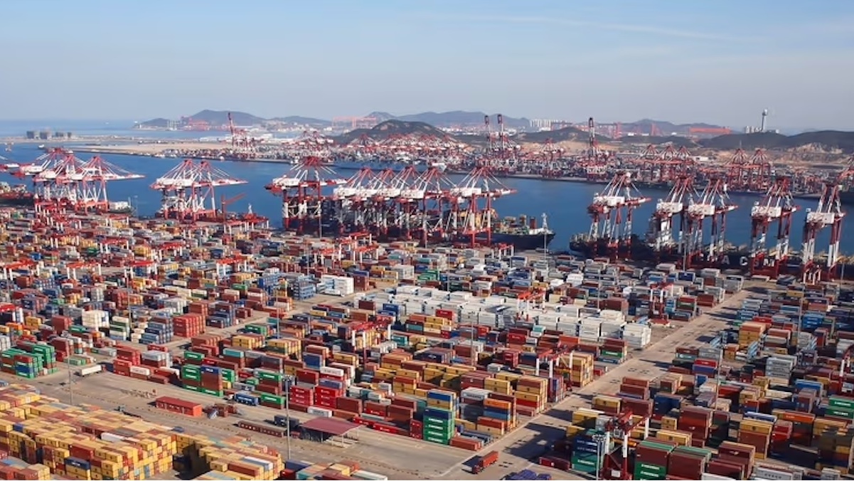 Ocean Rates Weaken After Tariff-Driven Peak Season Amid Middle East Turmoil