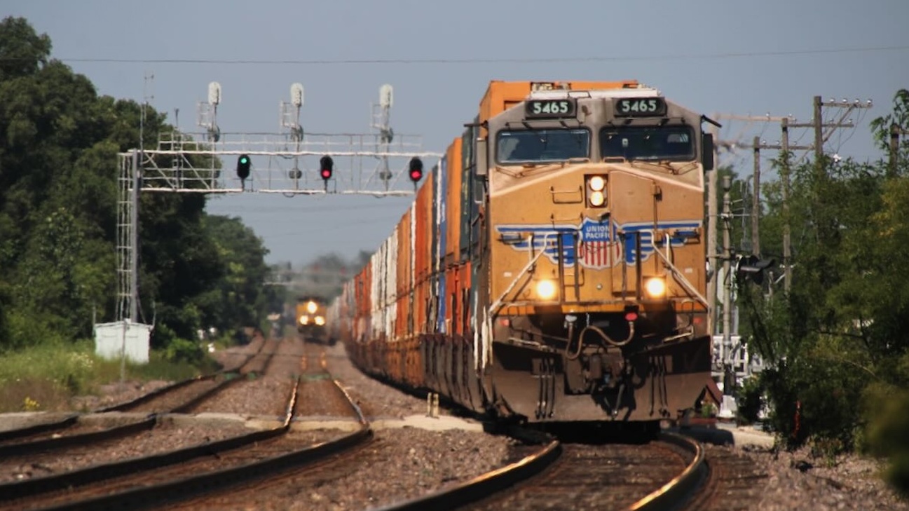 Union Pacific Posts Record Q2 Financial Results, Raises Full-Year EPS Outlook