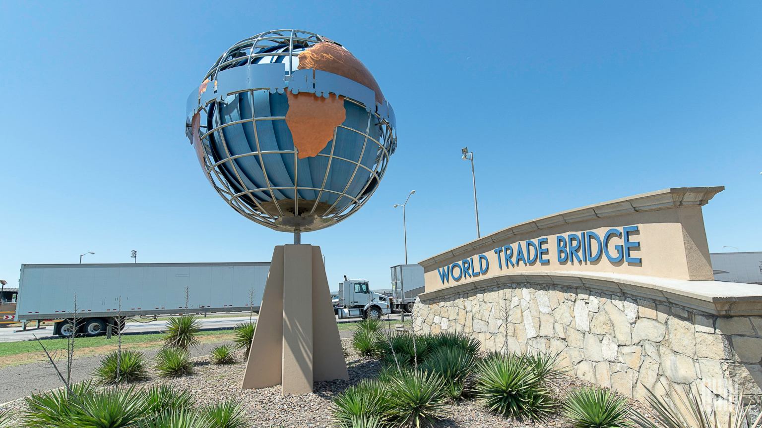 Laredo hits low-balance truck toll accounts with fines up to $2,000