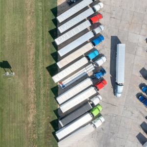 Trump administration moves to unwind Obama-era truck engine efficiency rules