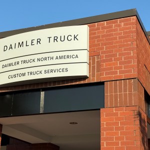 Daimler to build largest US truck manufacturing plant