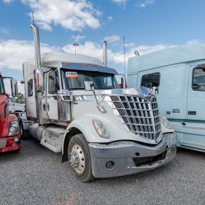 Bank exits squeeze truck financing for mid-size fleets