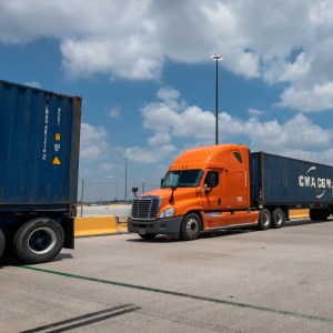 Radiant Logistics sees double-digit growth in FQ4, shares up 16%