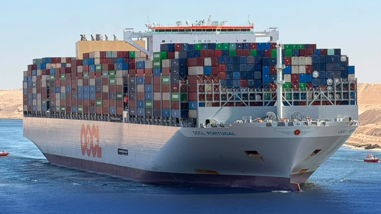 New data shows Suez route transits rose 27% in August